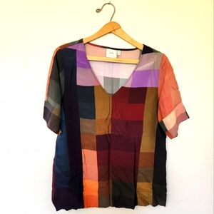 Elk Brand Dressy V Neck Top Size 4